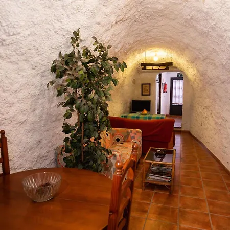 Cuevas El Balcon De *